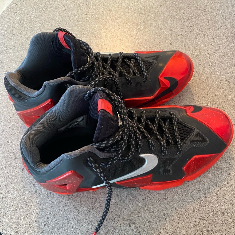 Lebron’s Xi 11 Away in Boy’s